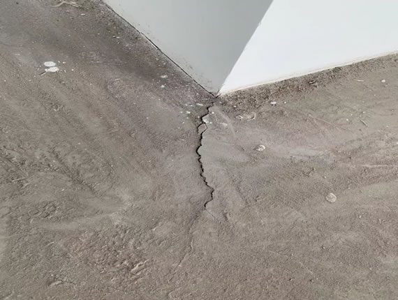 混凝土地面空鼓开裂
